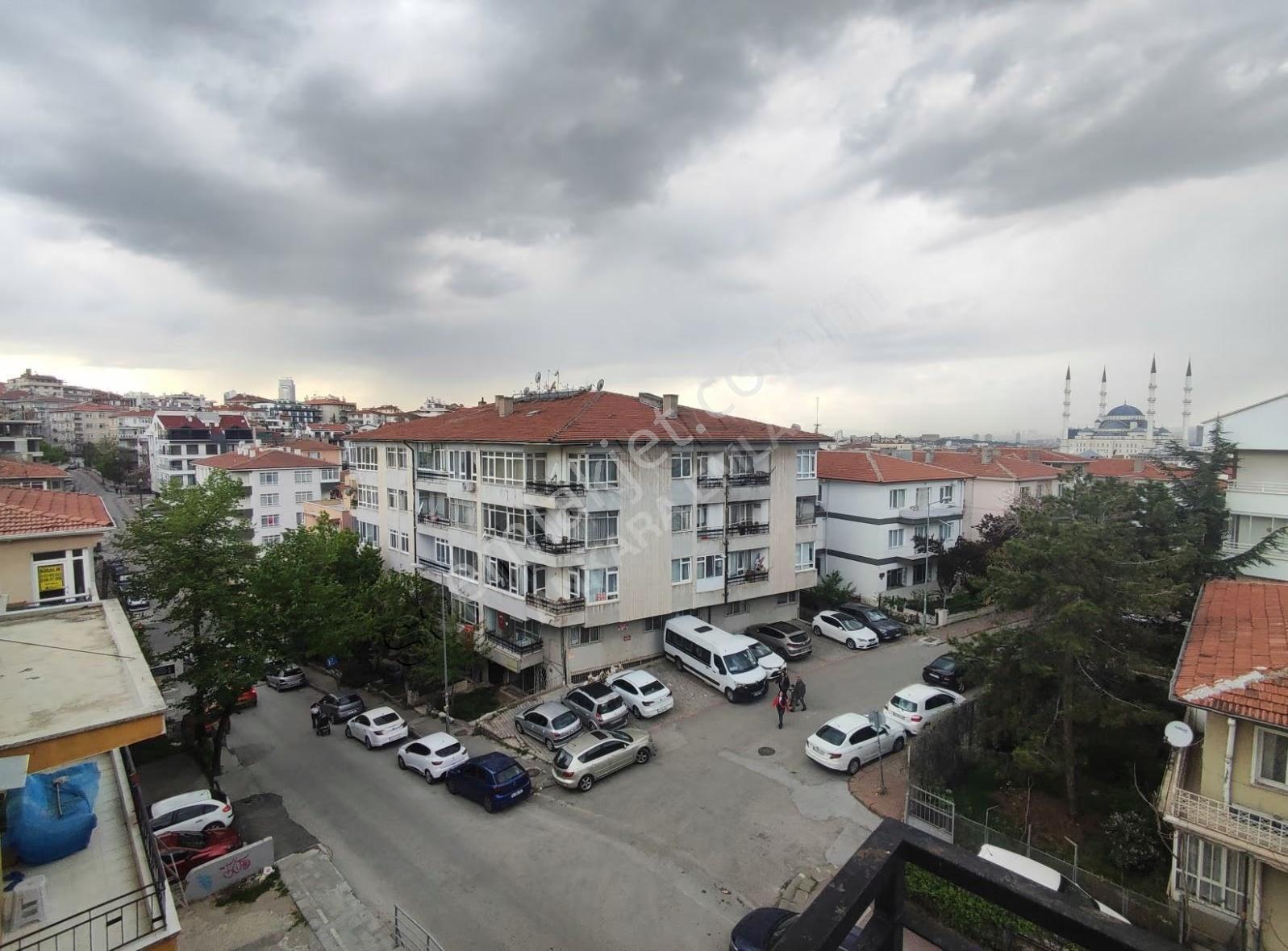 Esat Yaprak Sokakta 3+1 Bağımsız Salon Yapılı Satılık Daire - Görsel 26