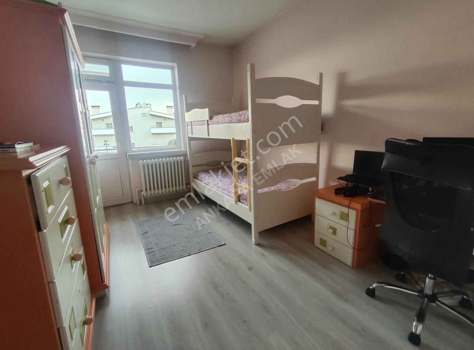 Esat Yaprak Sokakta 3+1 Bağımsız Salon Yapılı Satılık Daire - Görsel 14