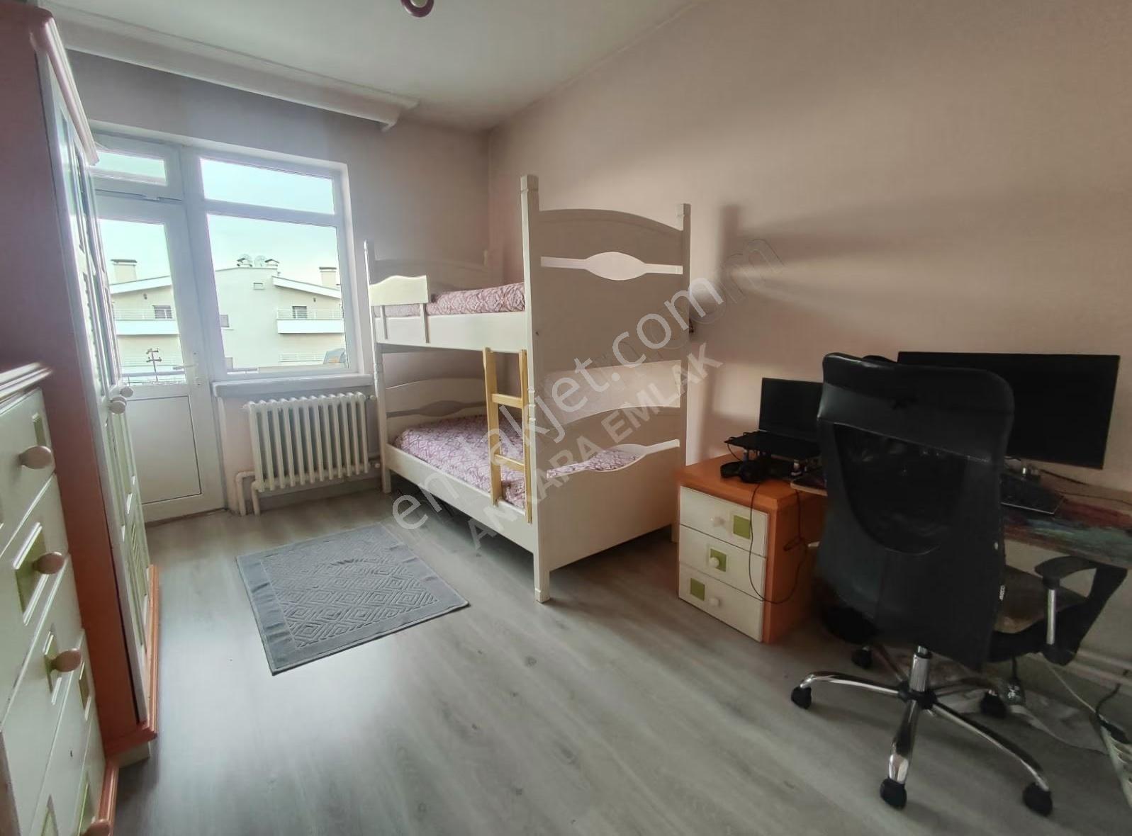 Esat Yaprak Sokakta 3+1 Bağımsız Salon Yapılı Satılık Daire - Görsel 19