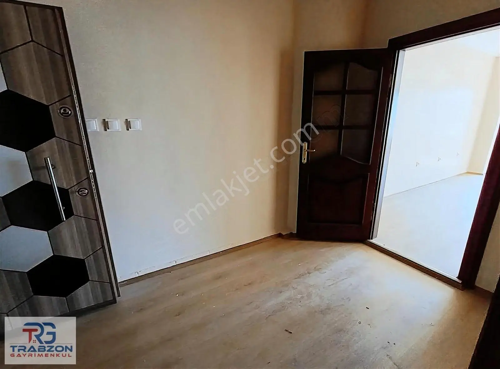 Trabzon Sanayi Mahallesi'nde 1+1 Kiralık Ofis - Görsel 3