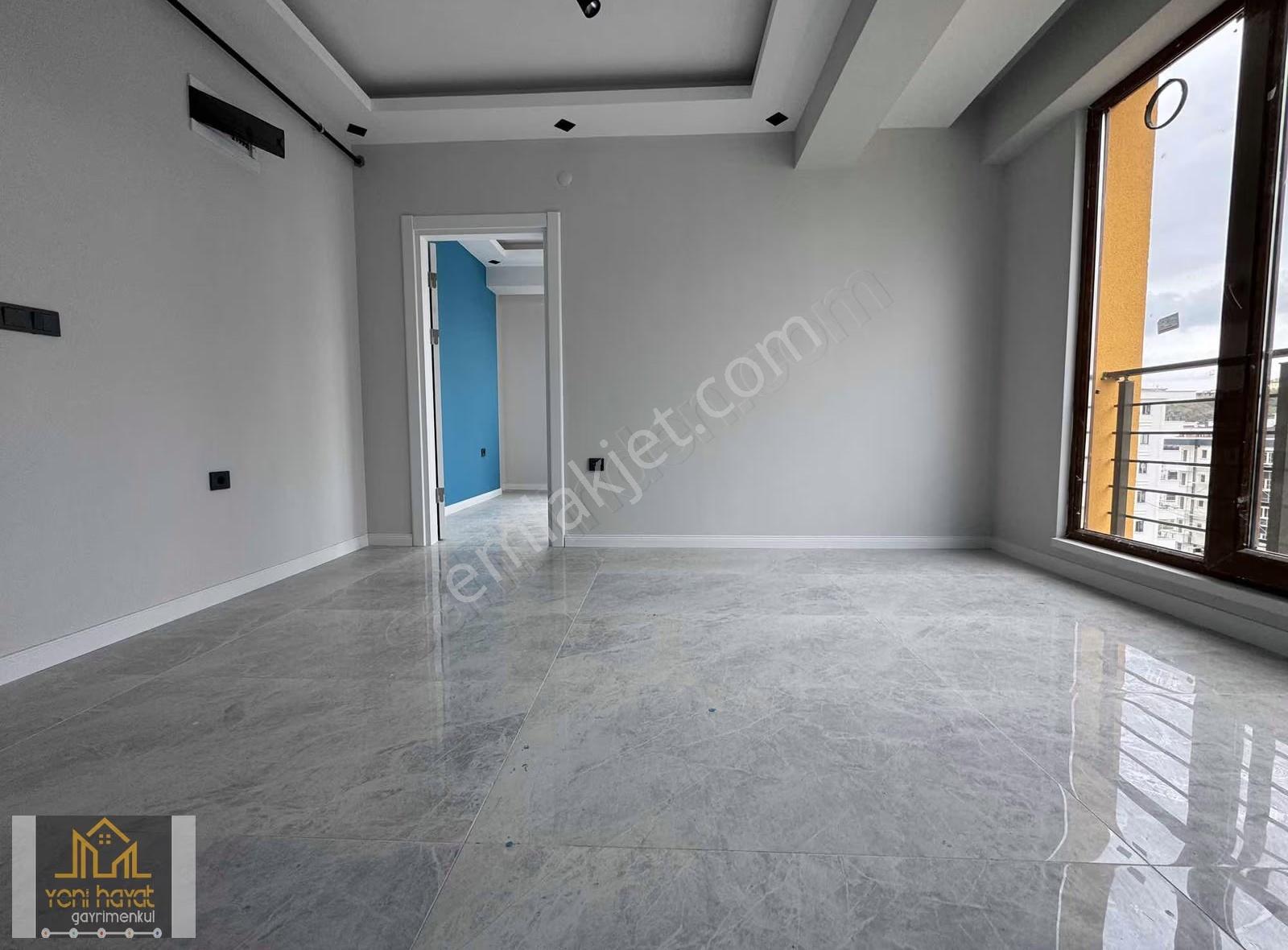 Toplu Konut Bulvarına Yakın Kat Mülkiyetli Eşyalı Ve Eşyasız - Görsel 2
