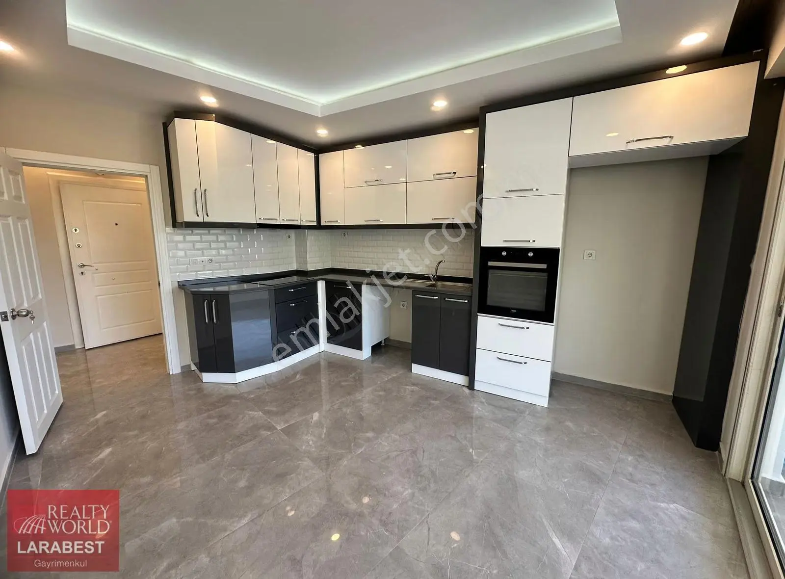 Şirinyalı Eski Lara Cd Çelikoğlu Sitesinde Kiralık 3+1 Boş - Görsel 3