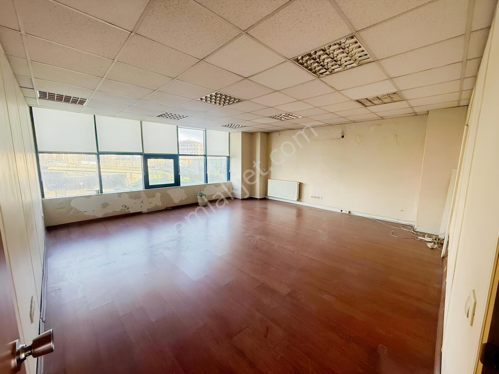 Kaçmaz Emlak Bostancı Köprüsü Kiralık Ofis Geniş M2 Kolay Ulaşım - Görsel 23