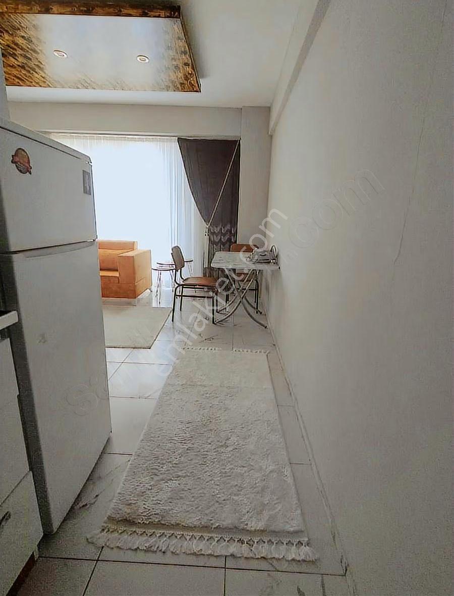 Zeytinköy De Caddeye 50m Mesafede Kiralık Eşyalı 1+1 Arakat - Görsel 2