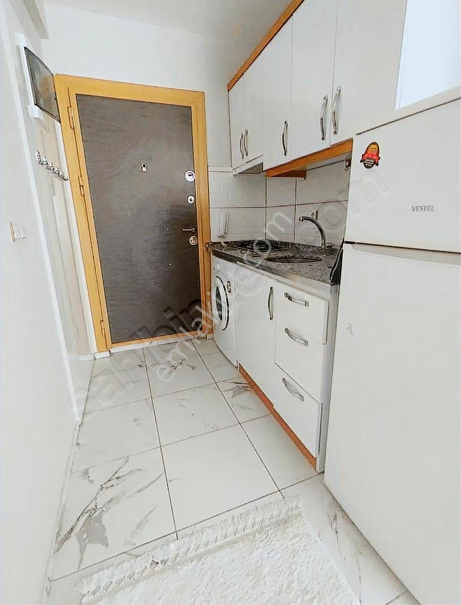Zeytinköy De Caddeye 50m Mesafede Kiralık Eşyalı 1+1 Arakat - Görsel 6