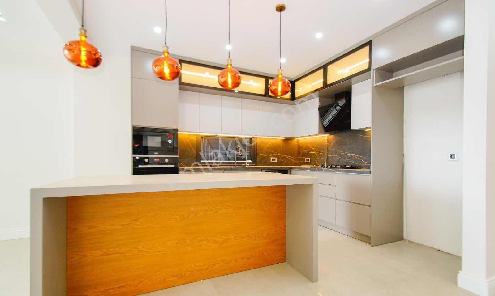 Özel Asansörlü Urla Kalabakta Tam Müstakil Havuzlu 4+1 240m2 Sıf - Görsel 40