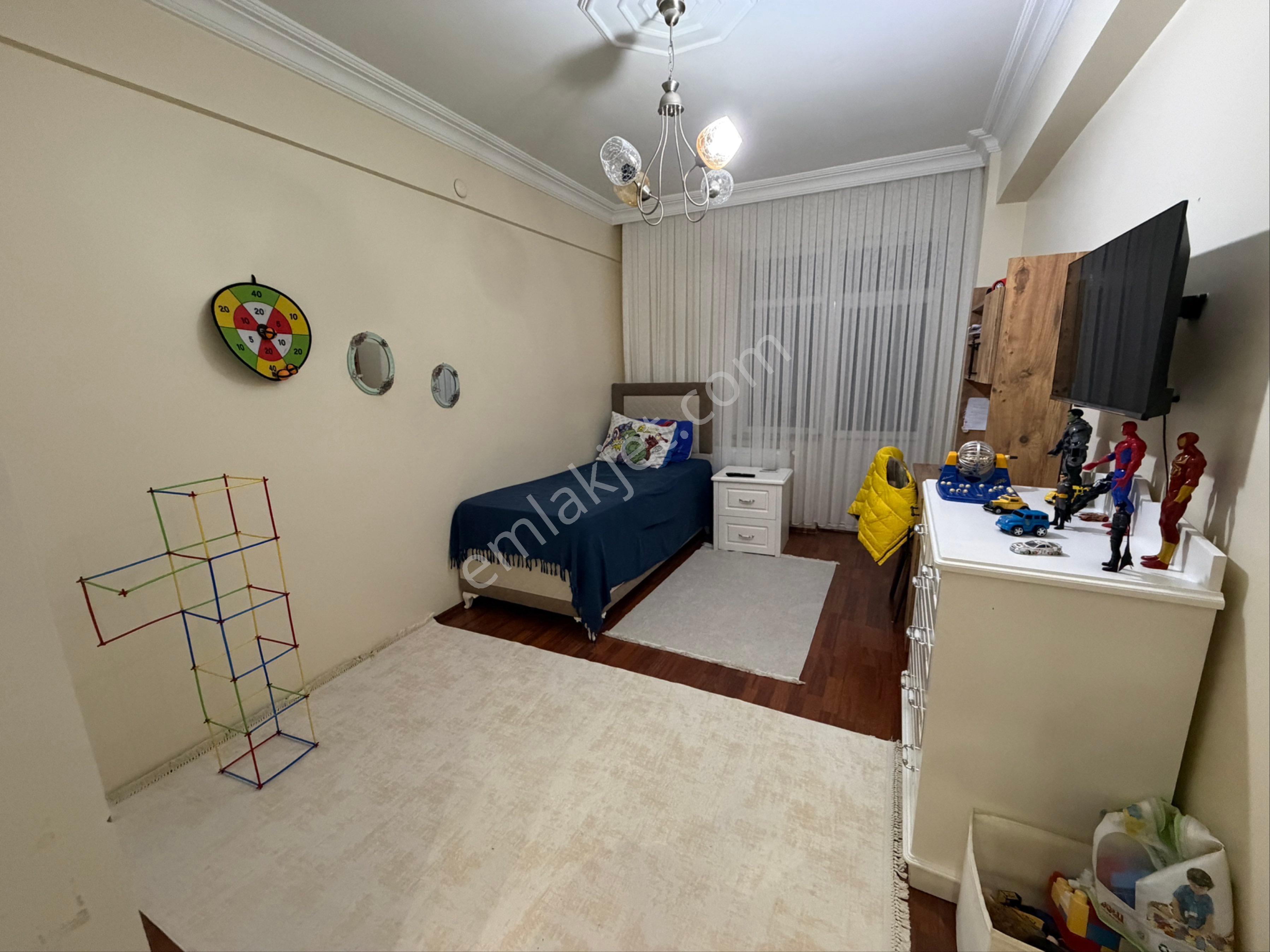 Bağcılar Meydan'da Geniş,aydınlık Ve Köşe Konumda 125m² 3+1 - Görsel 11