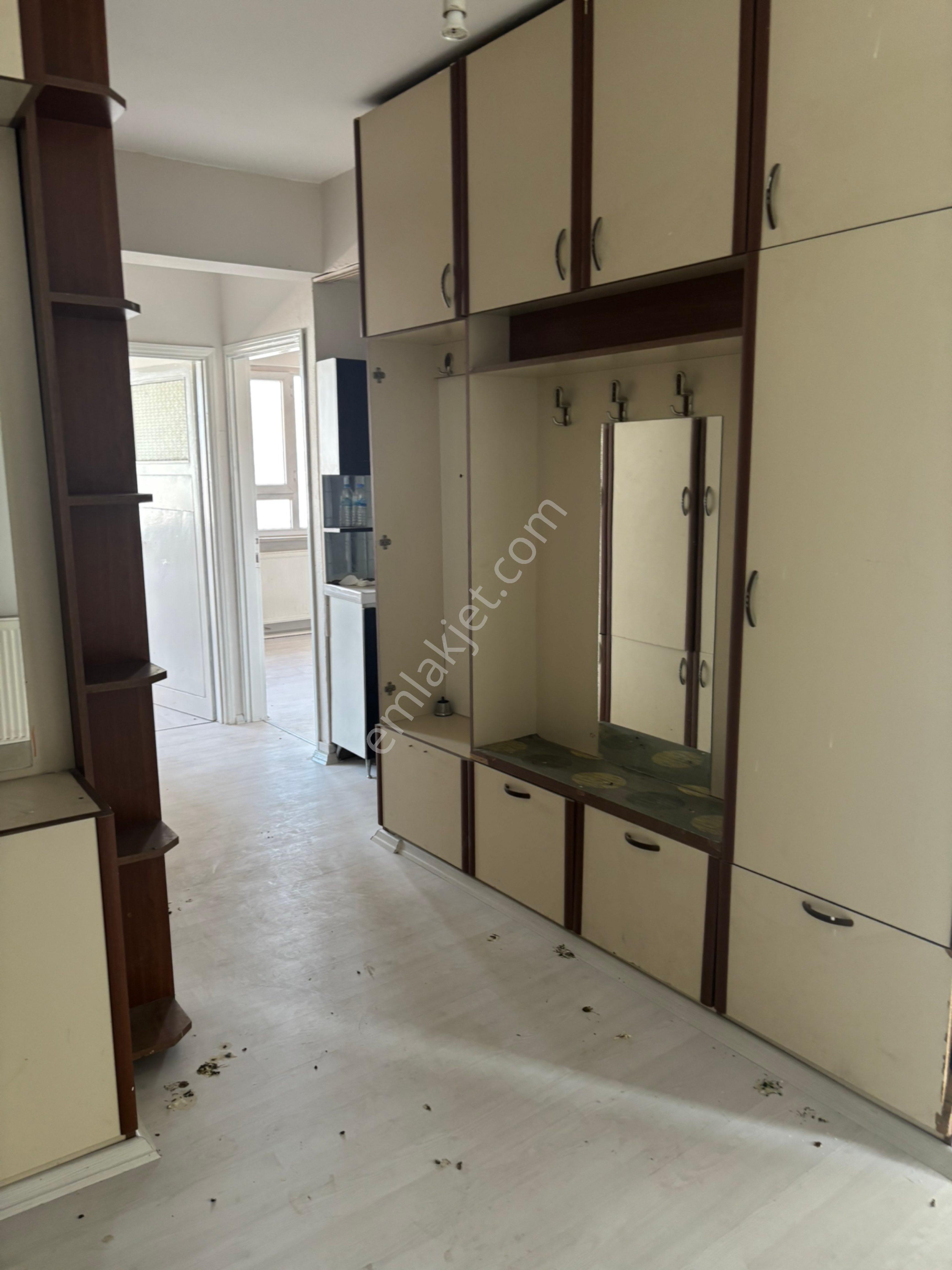 Gül Emlaktan Saat Kulesinin Altında Eşyalı Merkezi Konumda 3+1 Kiralık Daire - Görsel 2