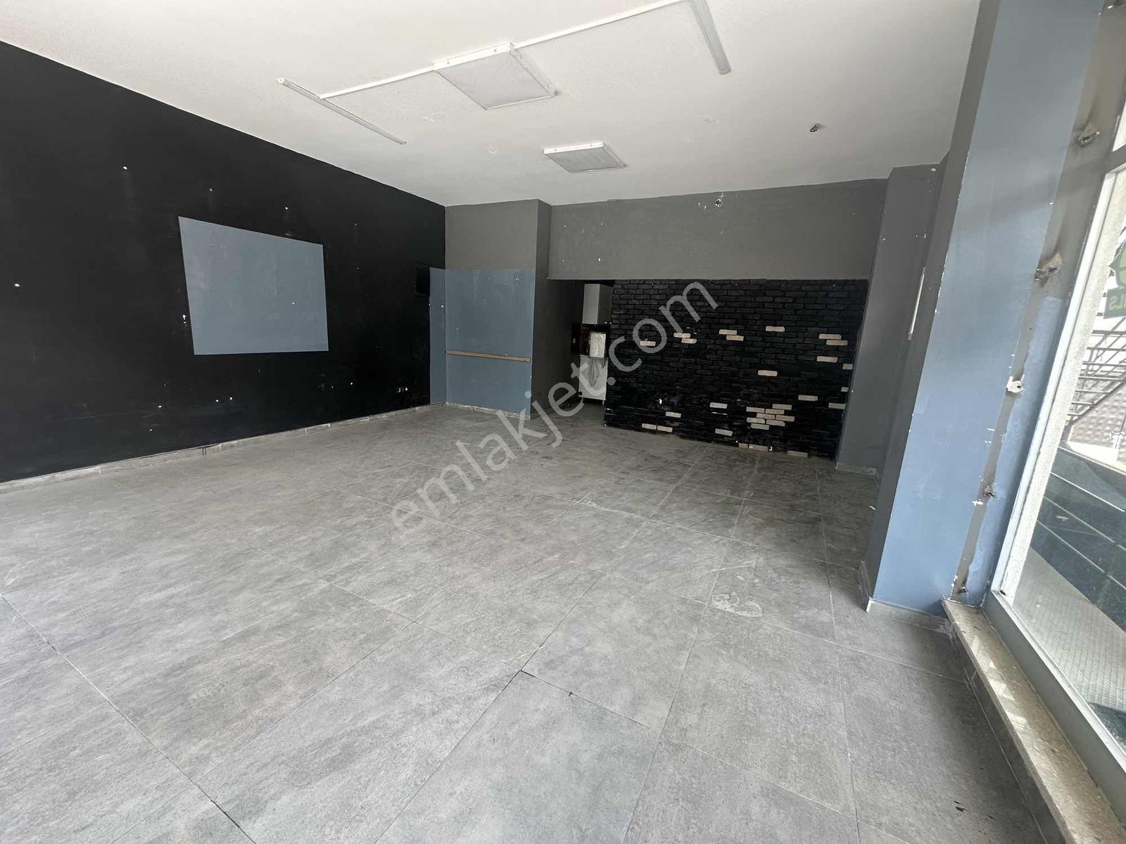 Can Emlak'tan Devlet Hastanesi Yaya Yoğunluğu Olan Caddede - Görsel 4