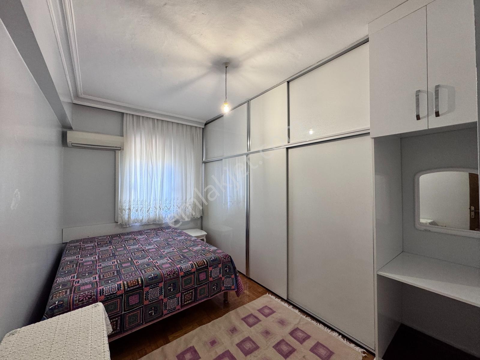 Fener Astur Sitesinde Doğalgaz Kombili 3+1 Eşyalı Kiralık Daire - Görsel 2