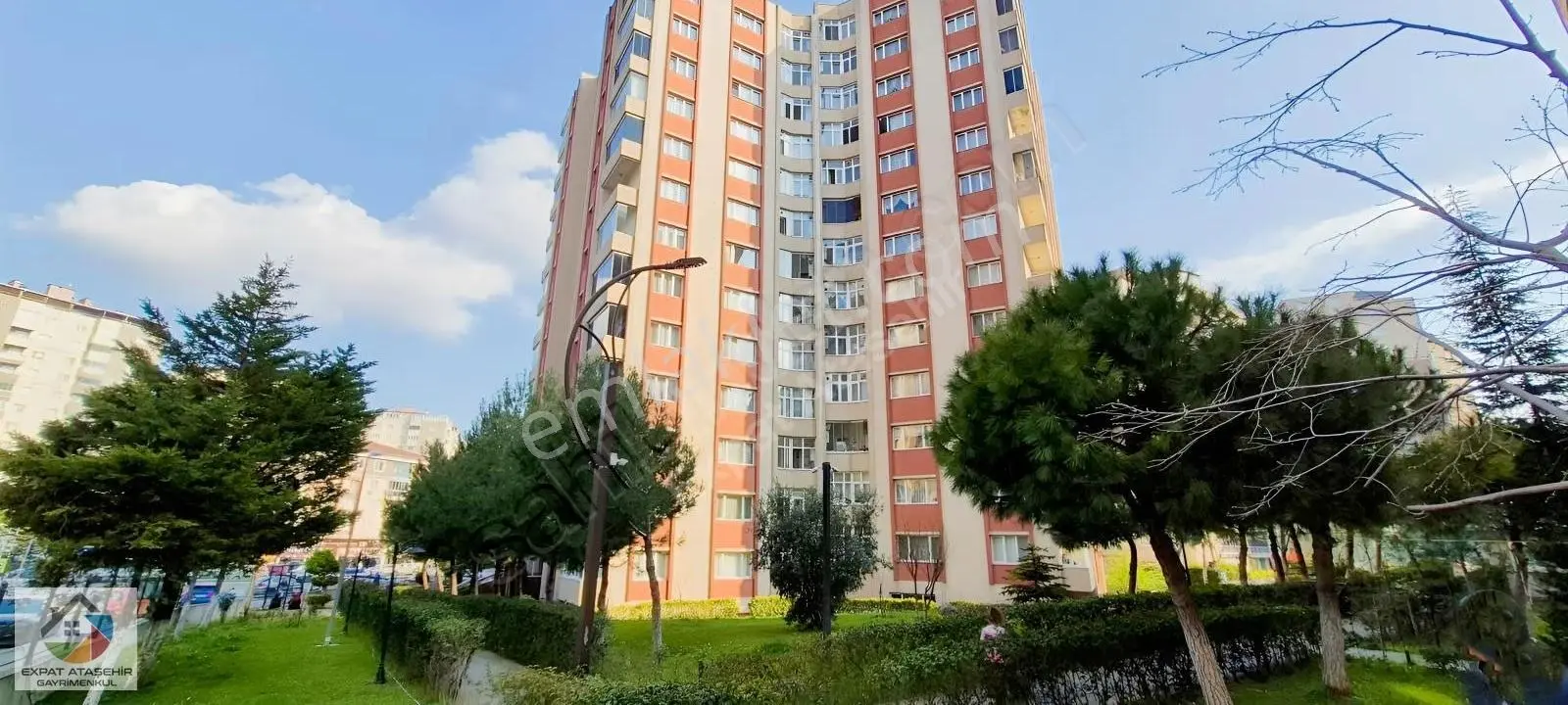 Beylikdüzü Ana Bulvar Uluskent Sitesinde Ferah Daire 3+1 175m2