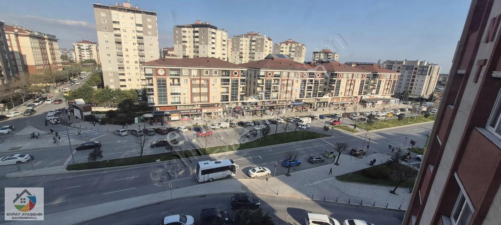 Beylikdüzü Ana Bulvar Uluskent Sitesinde Ferah Daire 3+1 175m2 - Görsel 9