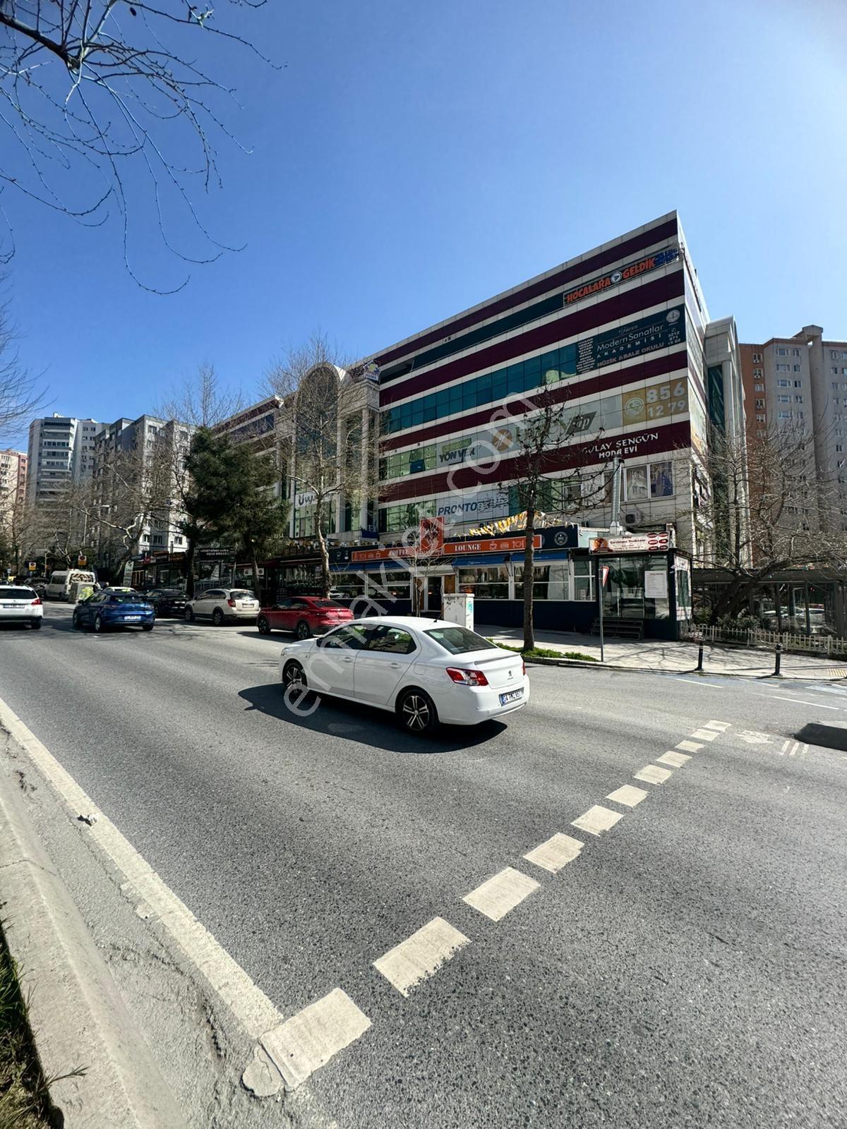 Adnan Kahveci Cadde Üzeri Uyum Çarşı'da Satılık Dükkan - Görsel 8