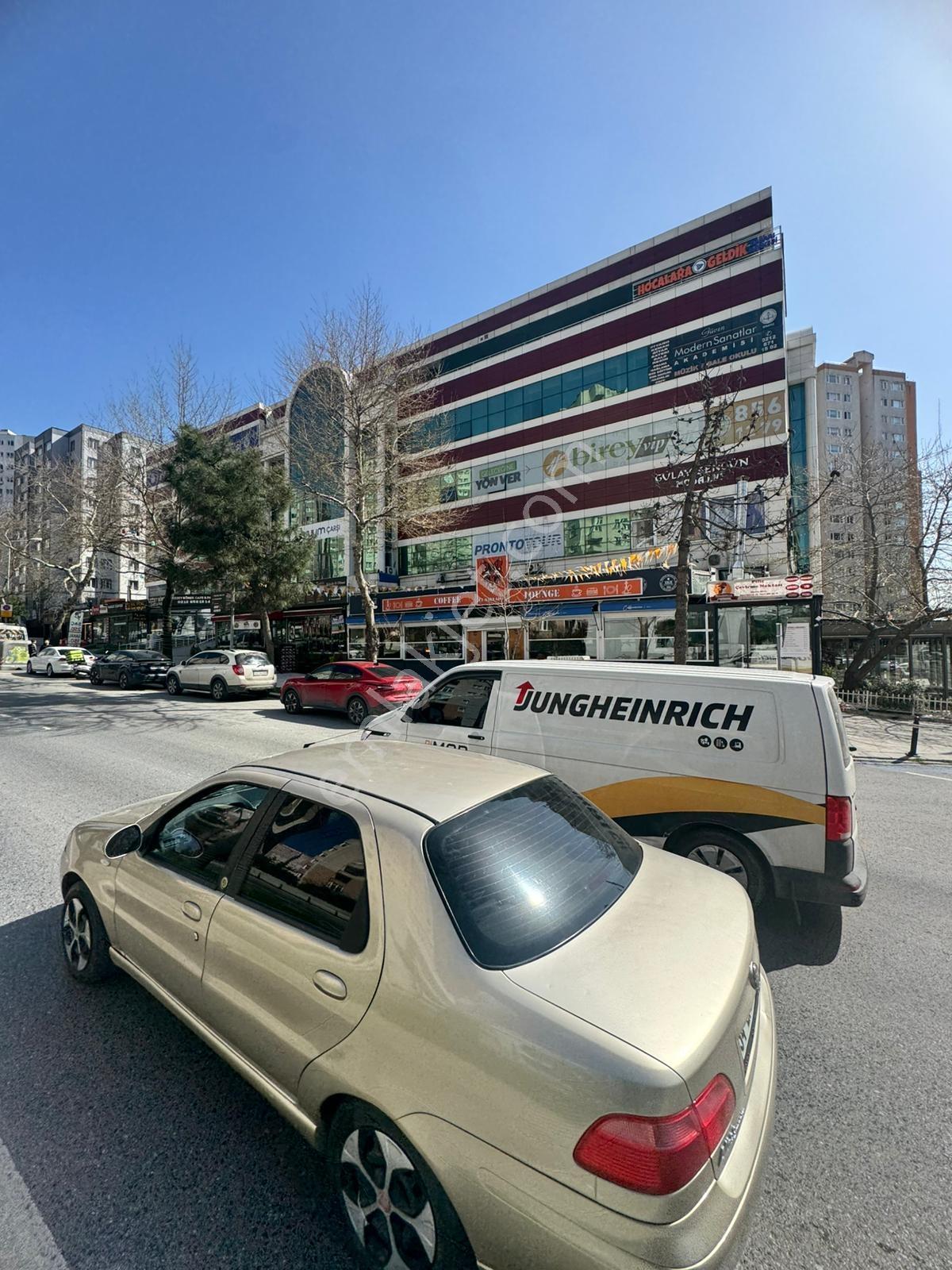 Adnan Kahveci Cadde Üzeri Uyum Çarşı'da Satılık Dükkan - Görsel 2