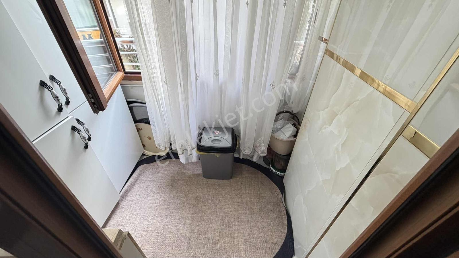 Telsiz Mahallesinde İçi Yenilenmiş 140m2 3+1 Satılık Daire - Görsel 35