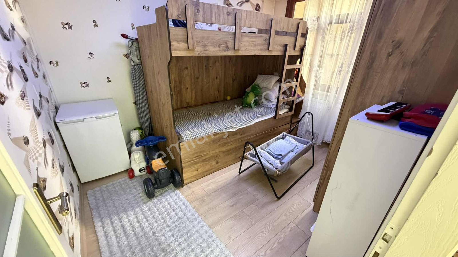 Telsiz Mahallesinde İçi Yenilenmiş 140m2 3+1 Satılık Daire - Görsel 16