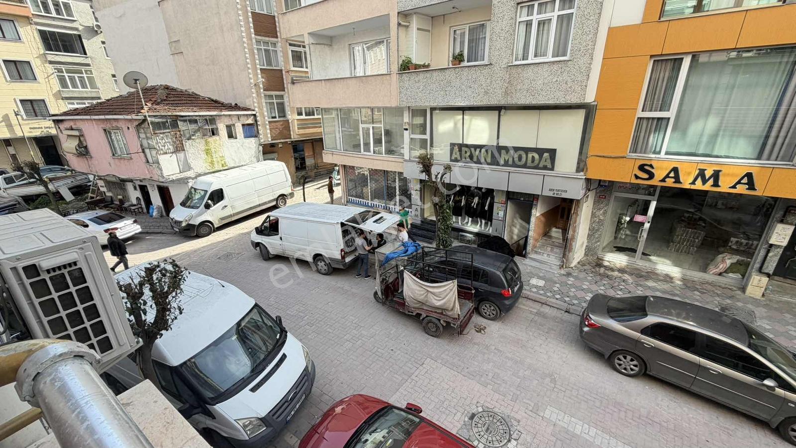 Telsiz Mahallesinde İçi Yenilenmiş 140m2 3+1 Satılık Daire - Görsel 3