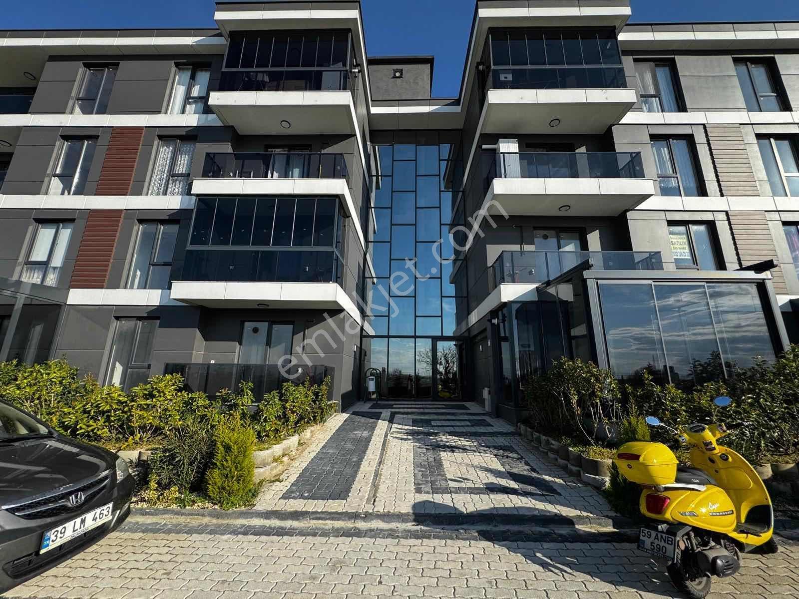 Hürriyet Sıfır Geniş Bahçe Kullanım Alanlı İskanlı Site İçi 1+1 - Görsel 8