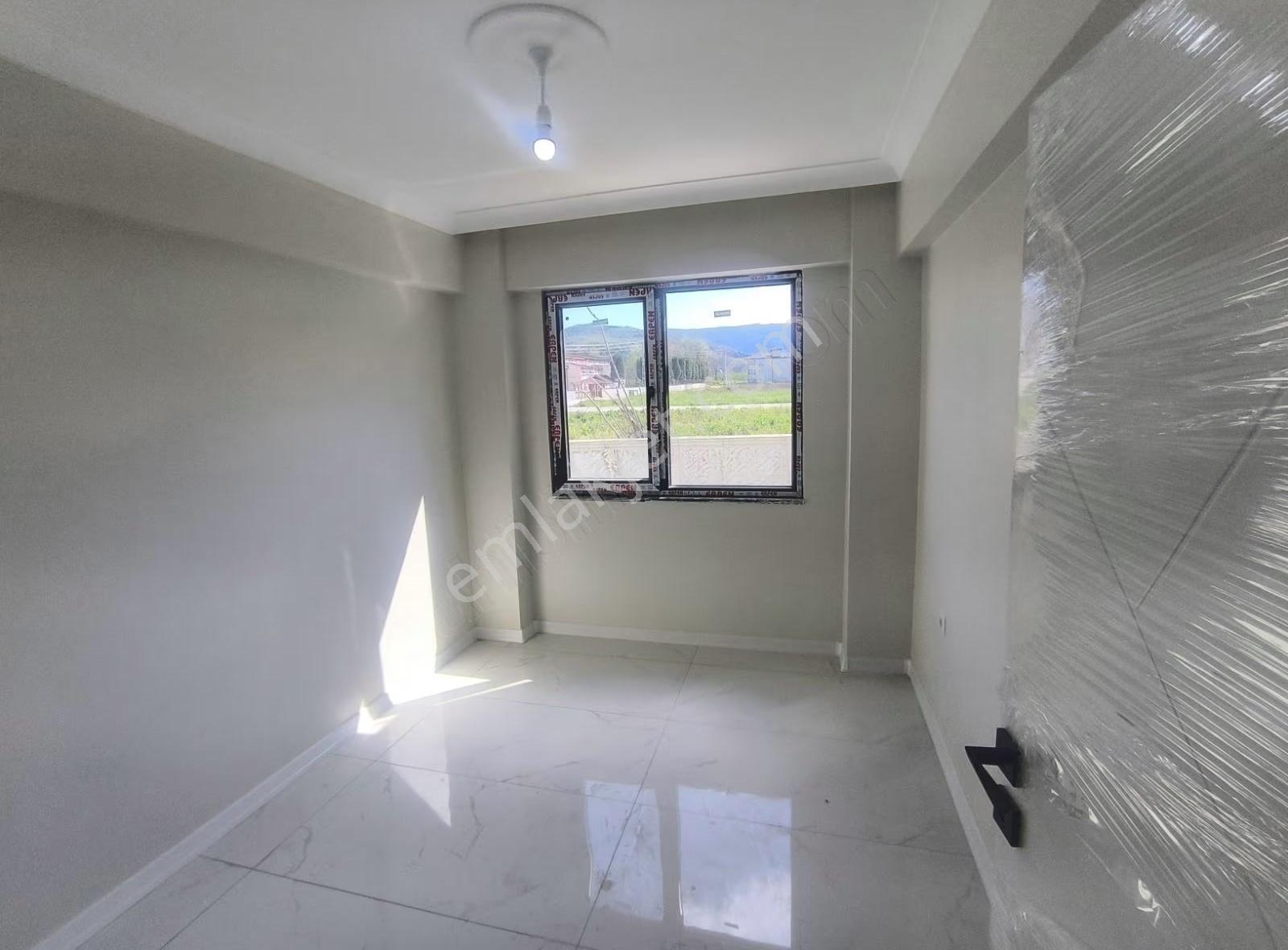 Yeni Mahallede 2+0 Kiralık Geniş Bahçeli, Masrafsız, Oturuma - Görsel 4