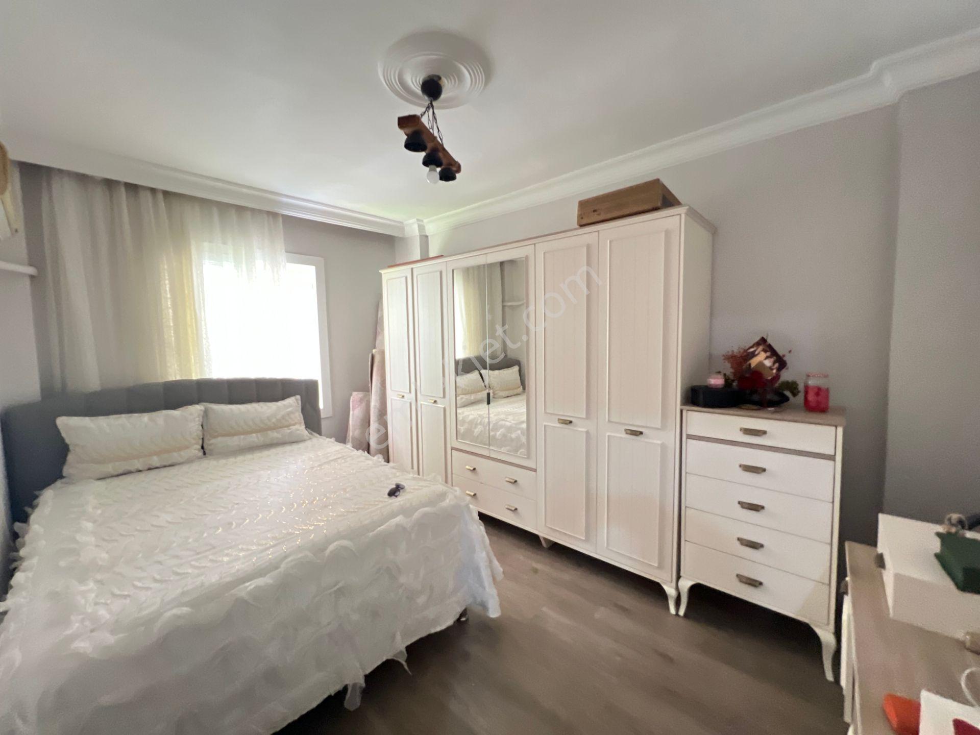 Prestij'den Cumhuriyet'te Ful Yapılı Ayrı Mutfak Geniş 2+1 Daire - Görsel 9