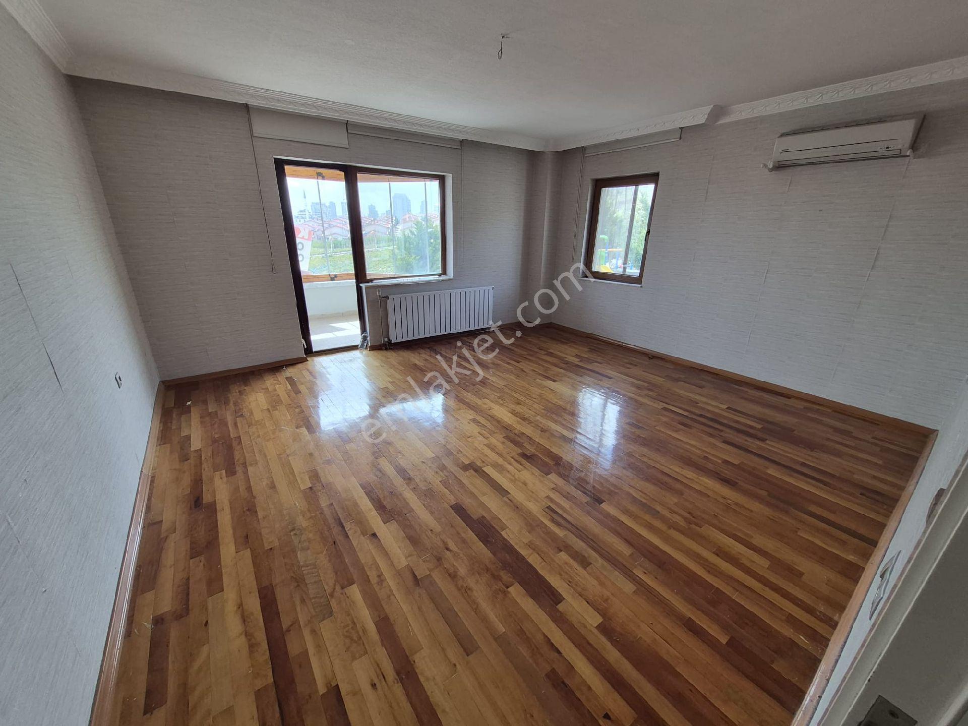 İlyap'tan Alaçatlıda Kiralık 4 Katlı Müstakil Köşe Villa - Görsel 15