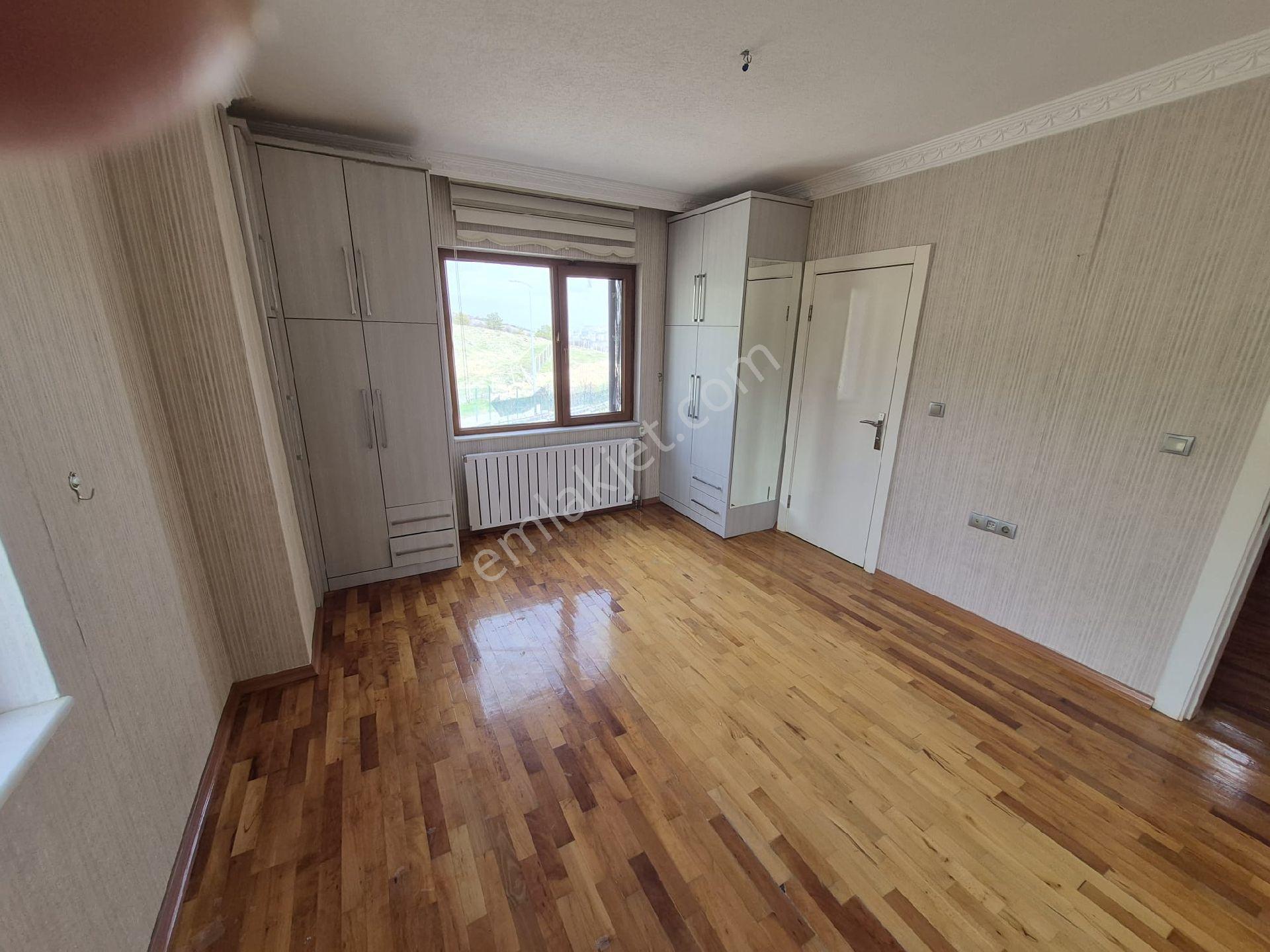 İlyap'tan Alaçatlıda Kiralık 4 Katlı Müstakil Köşe Villa - Görsel 20