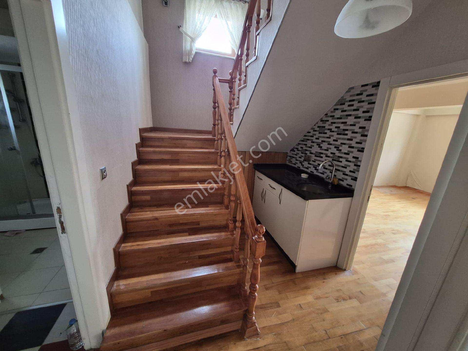 İlyap'tan Alaçatlıda Kiralık 4 Katlı Müstakil Köşe Villa - Görsel 32