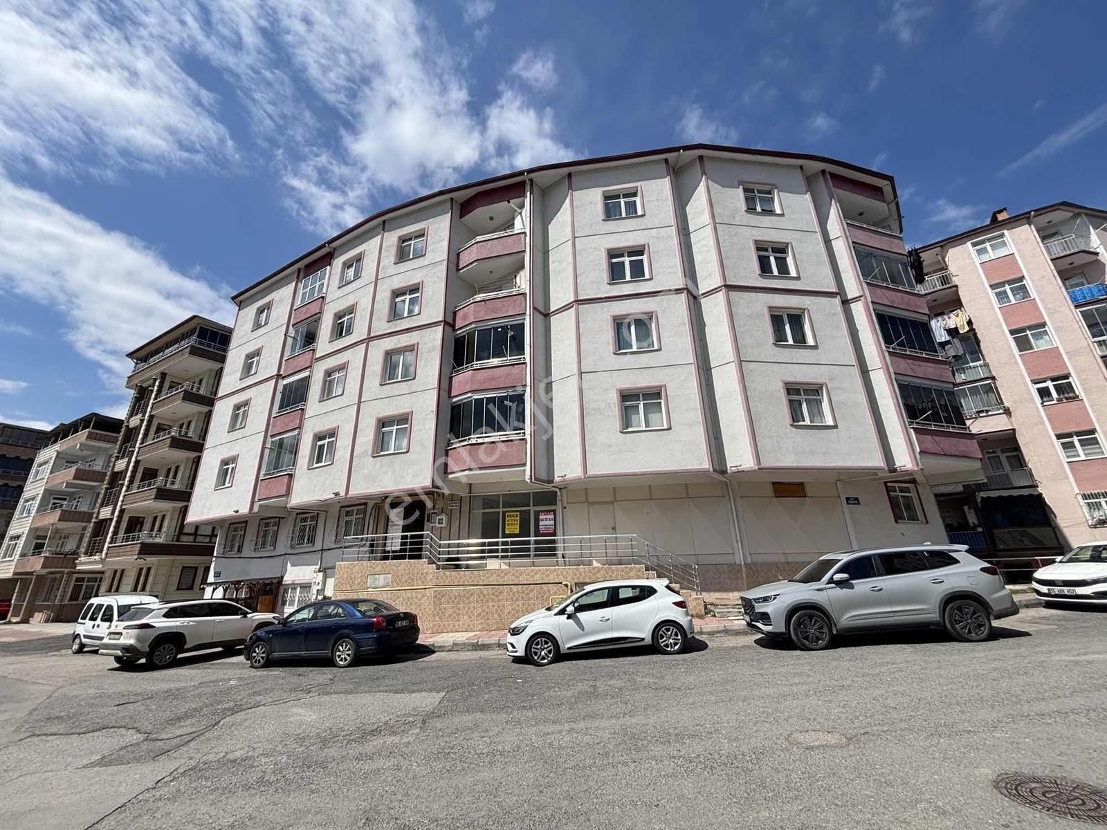 Promade Emlak'tan İlkadım'da Hem Satılık Hem Kiralık 25m2 Dükkan