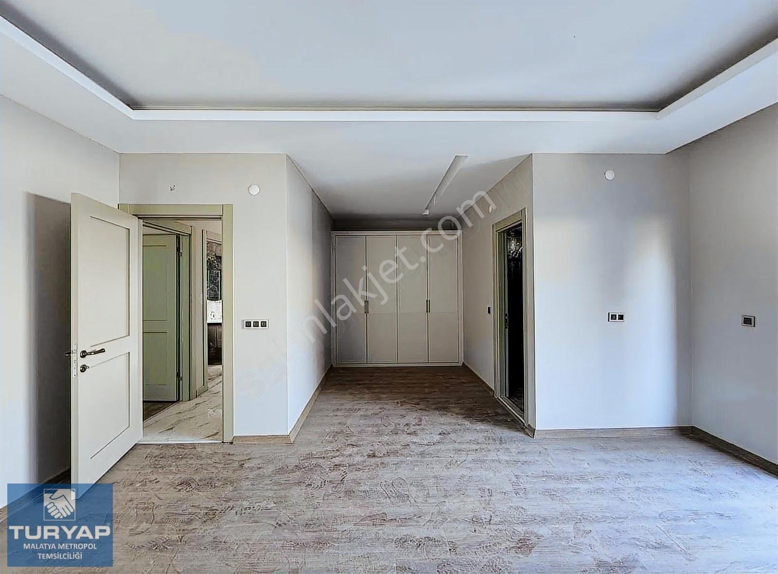 Turyap Metropol'den Ortadoğu Villa Sitesinde 4+1 Satılık Villa - Görsel 32