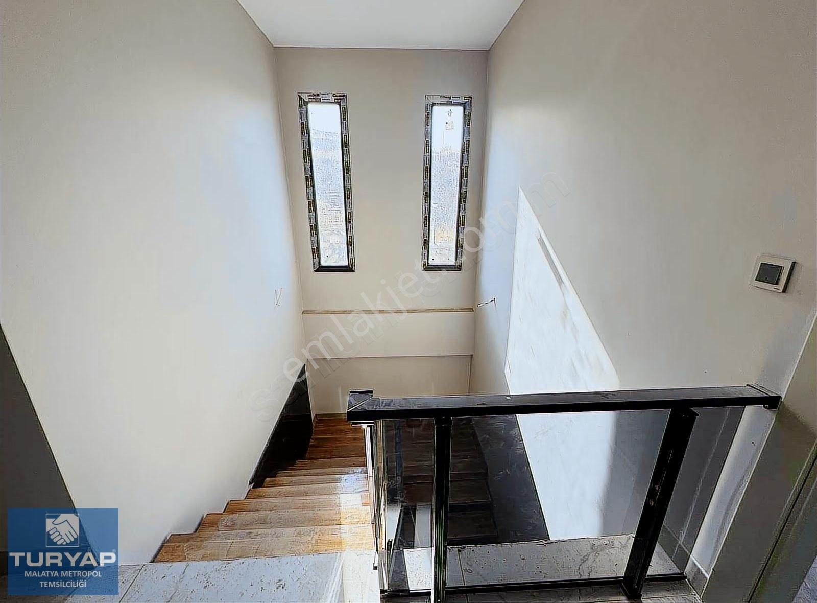 Turyap Metropol'den Ortadoğu Villa Sitesinde 4+1 Satılık Villa - Görsel 35