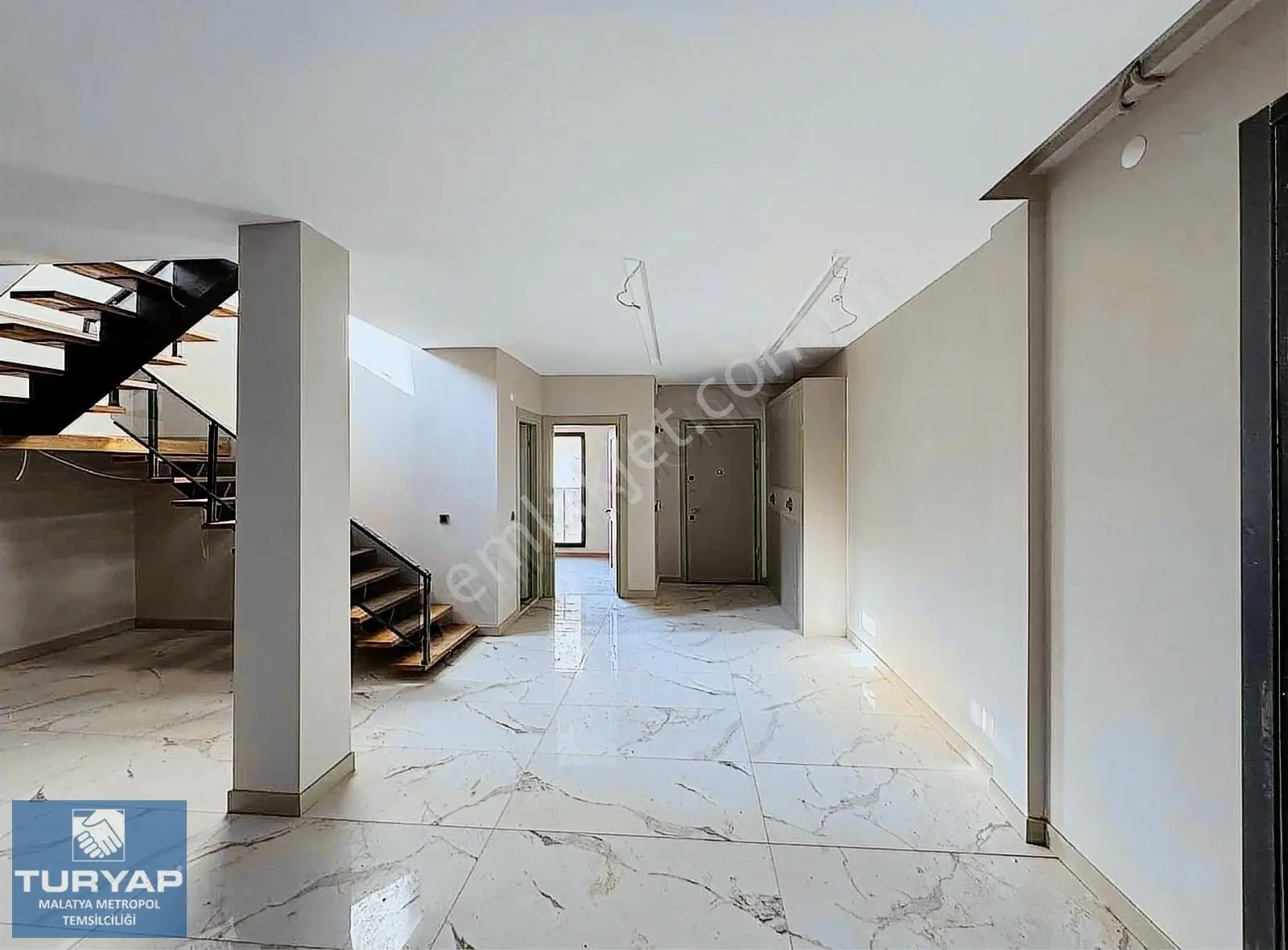 Turyap Metropol'den Ortadoğu Villa Sitesinde 4+1 Satılık Villa - Görsel 2