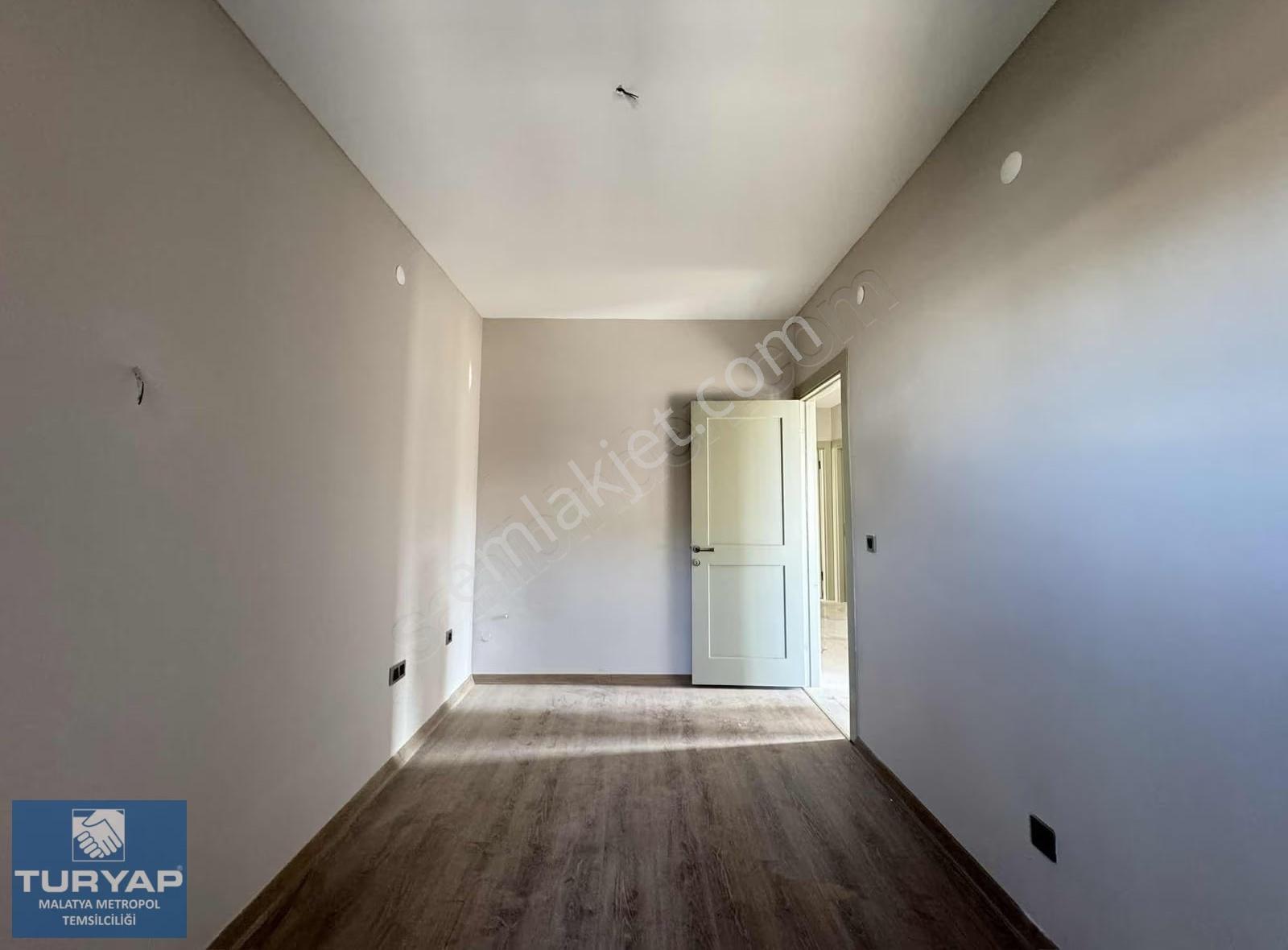 Turyap Metropol'den Ortadoğu Villa Sitesinde 4+1 Satılık Villa - Görsel 31