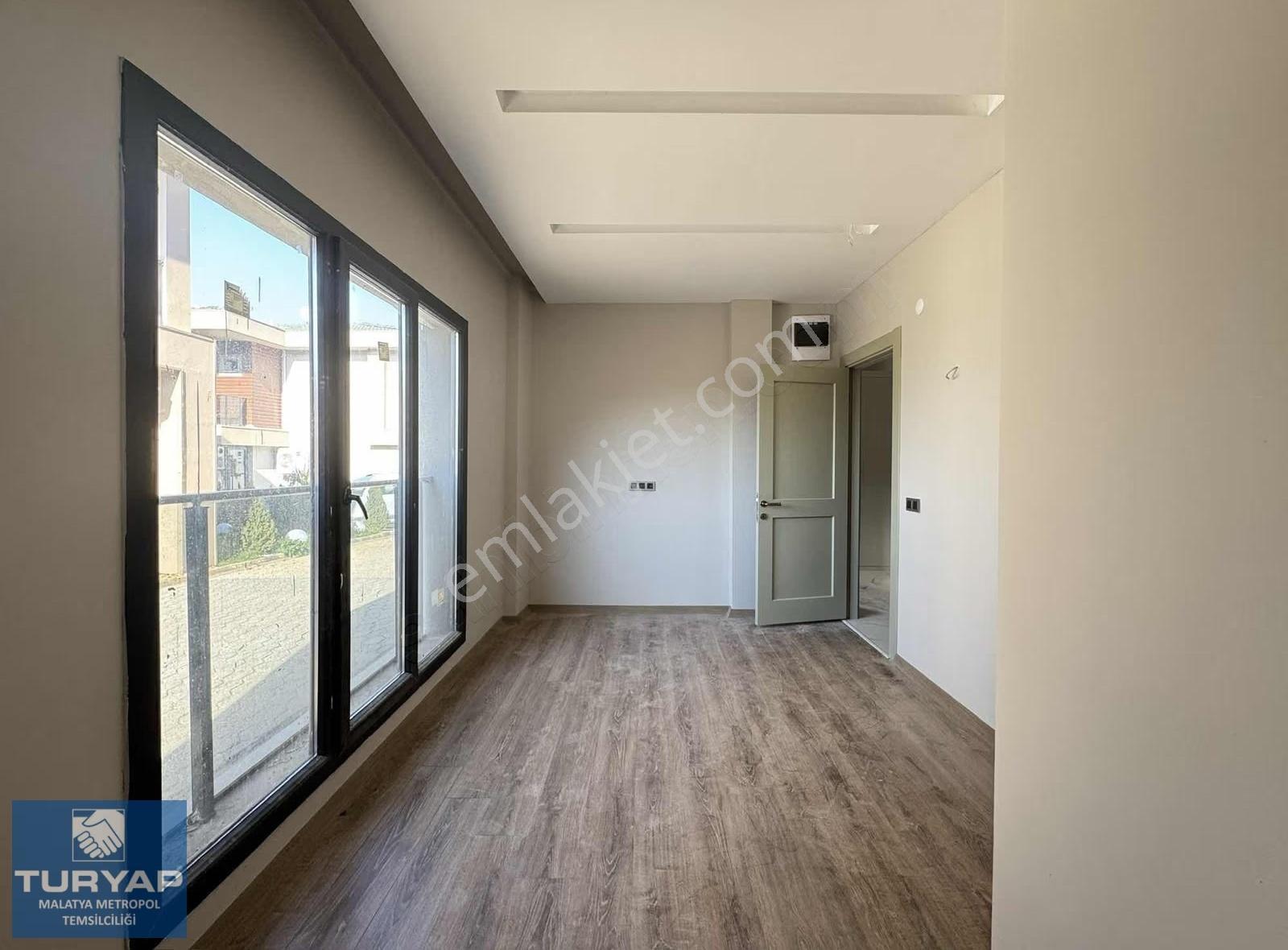 Turyap Metropol'den Ortadoğu Villa Sitesinde 4+1 Satılık Villa - Görsel 27