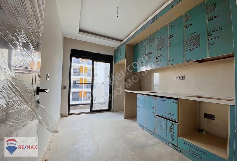 Remax Monardan Havuzlu Otoparklı Muhteşem Mimari 1+1 Daireler - Görsel 8