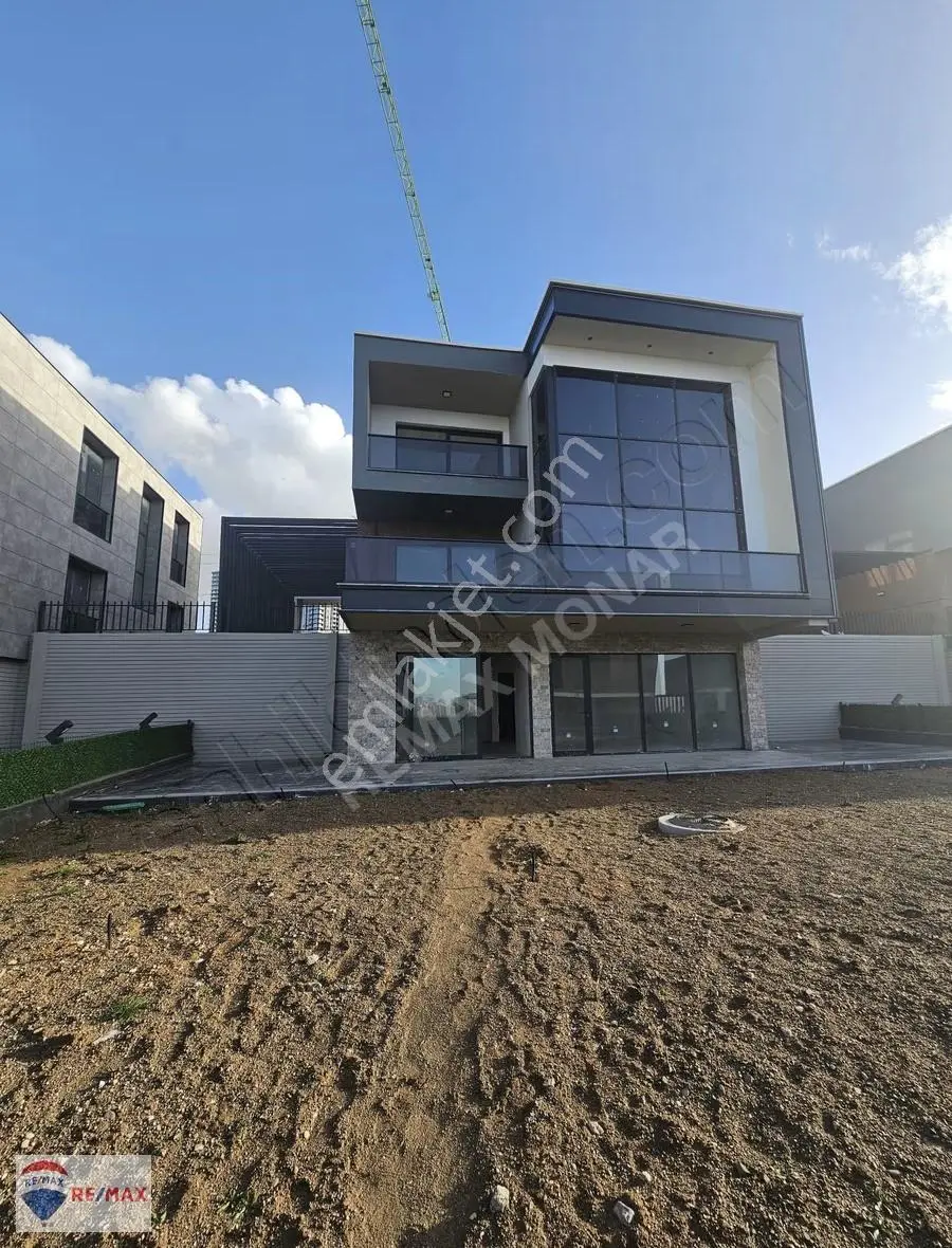 Remax Monar Dan İncek'in Kalbinde 5+2 Sıfır Villalar