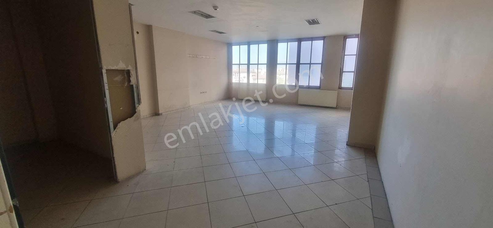 Tuğtaş Plazada Kiralık Ofisler - Görsel 5
