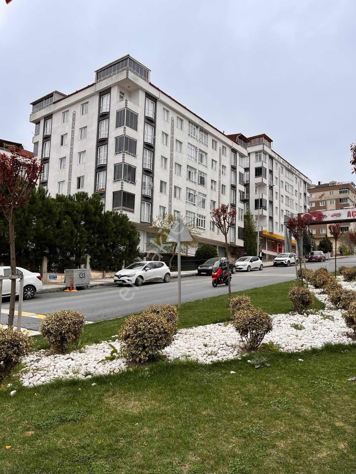 İstasyon Mah Öz Huzur Konutlari Satılık 6+1 200 M2 Daire