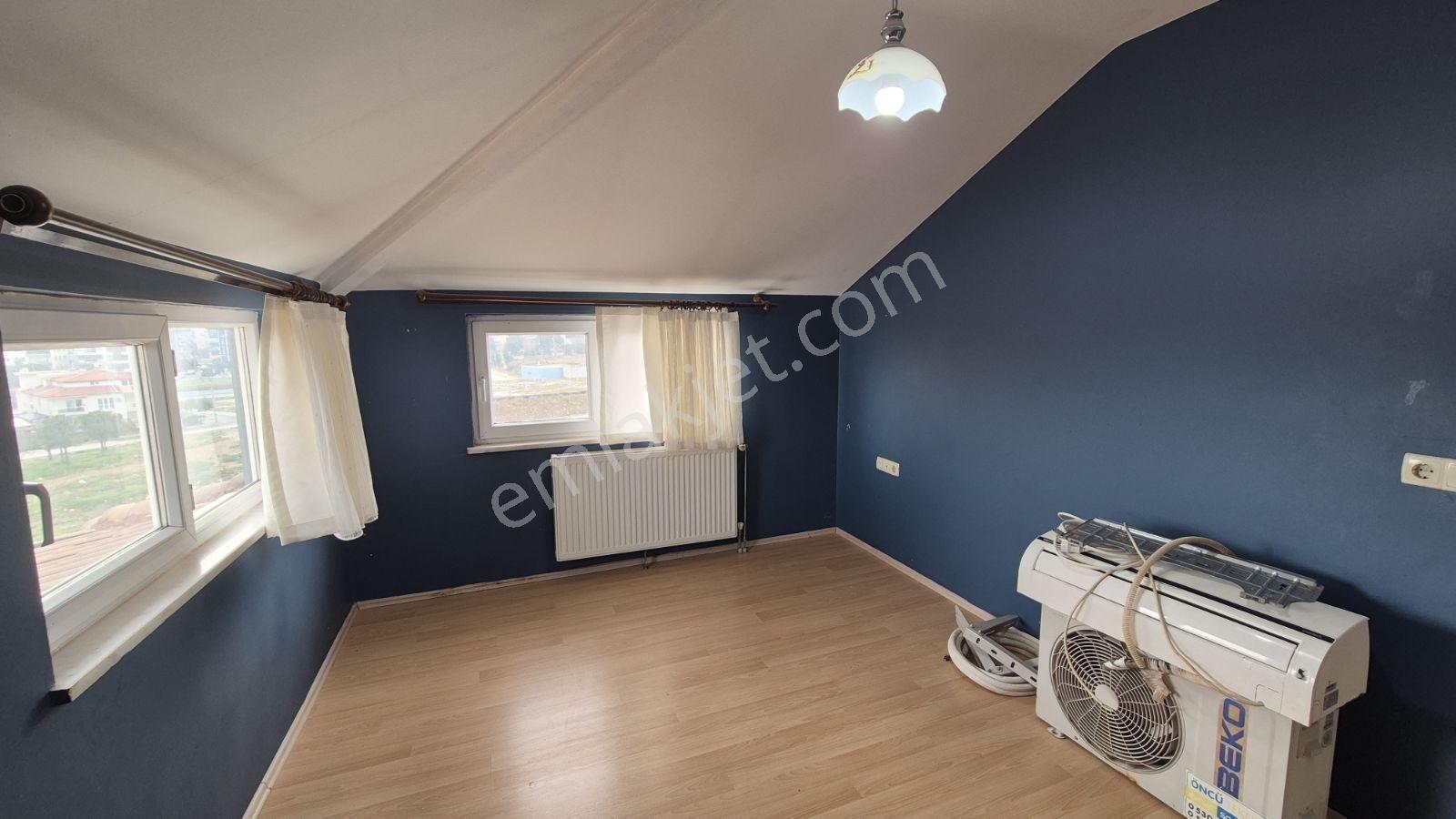 Aybars'tan Selçuk Bey'de Kiralık 2+1 Çatı Kat Daire - Görsel 22