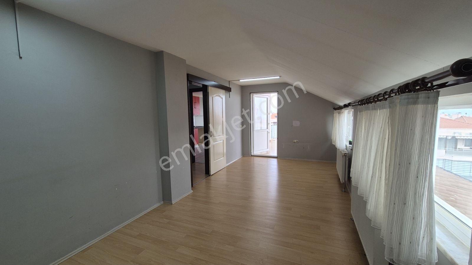 Aybars'tan Selçuk Bey'de Kiralık 2+1 Çatı Kat Daire - Görsel 17