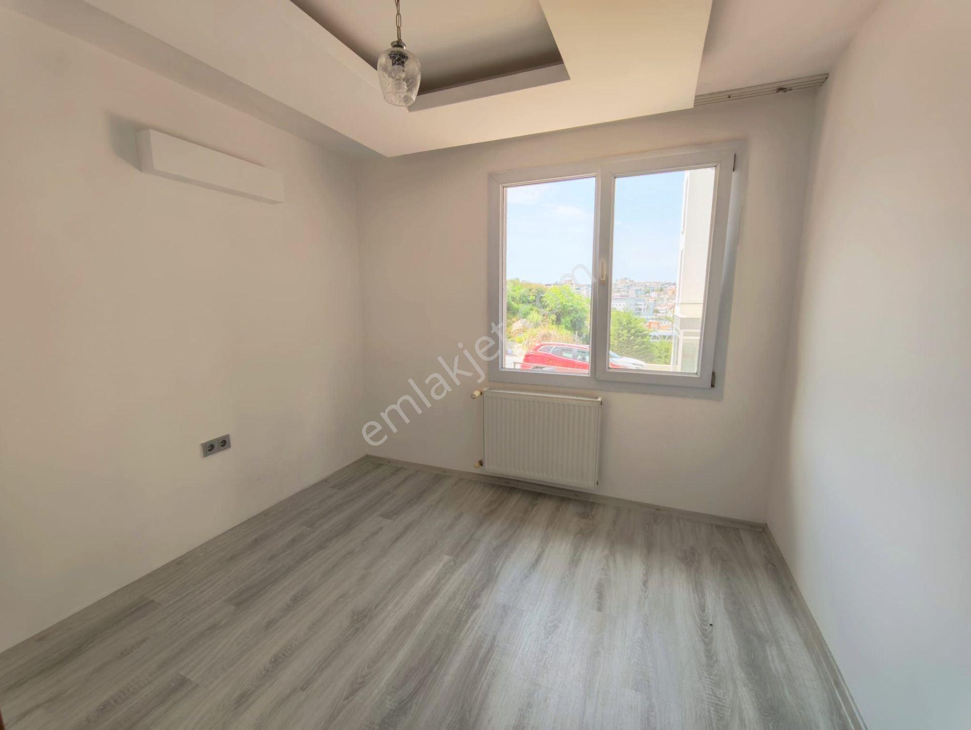 Kuşadası Havuzlu Güvenlikli Elit Sitede Bahçe Katı Kiralık Geniş Daire - Görsel 11