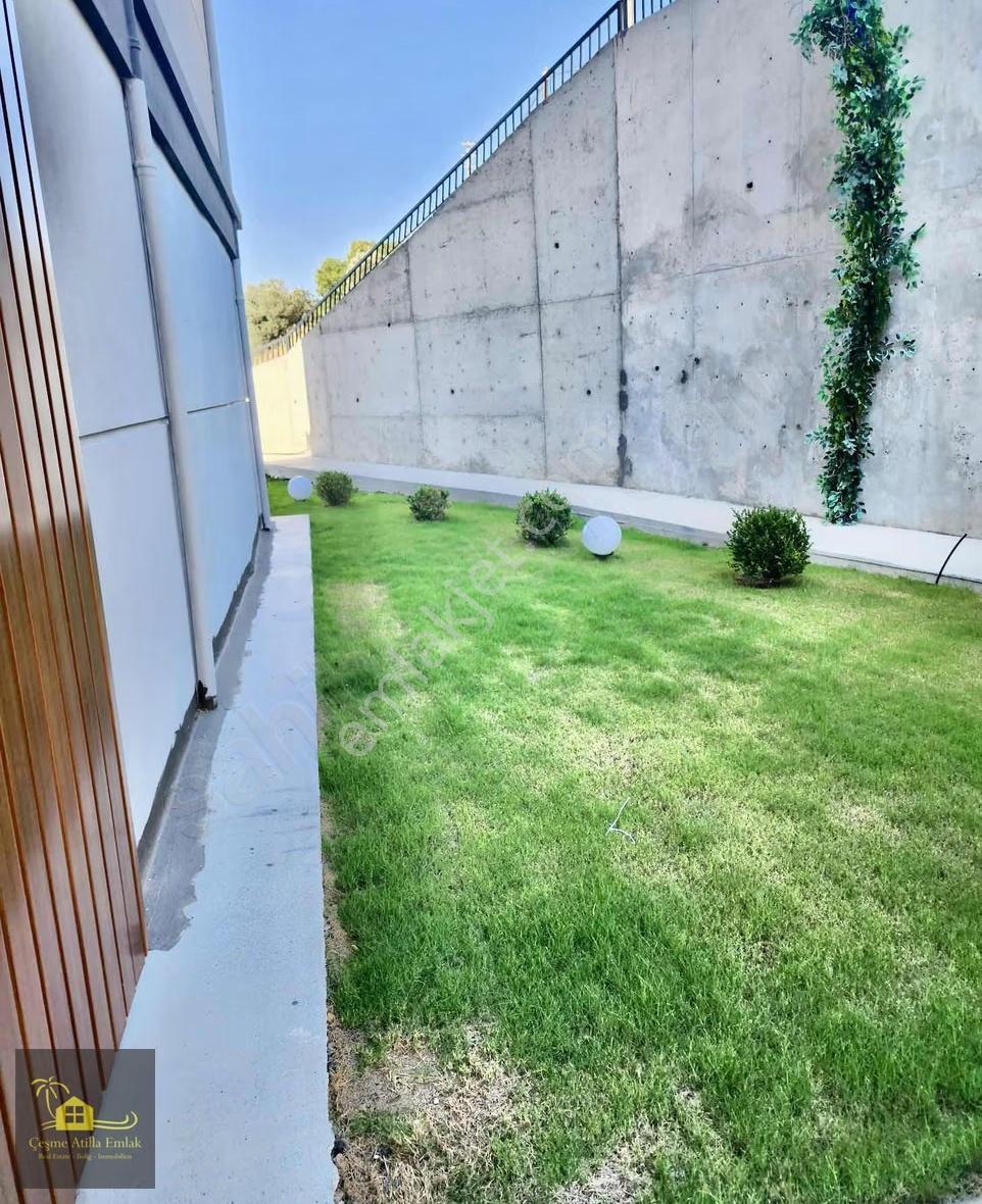 Çeşme Merkez'de Kiralık Deniz Manzaralı Ful Eşyalı 1+1 - Görsel 12