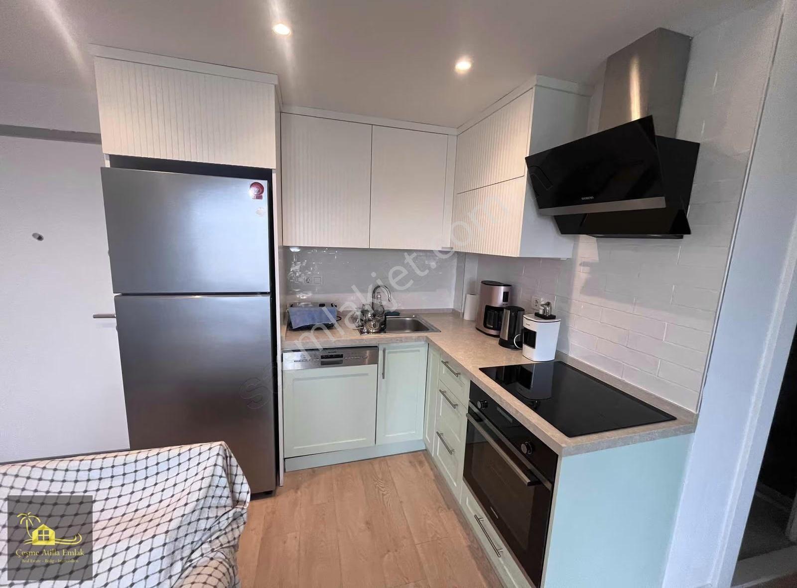 Çeşme Merkez'de Kiralık Deniz Manzaralı Ful Eşyalı 1+1 - Görsel 17