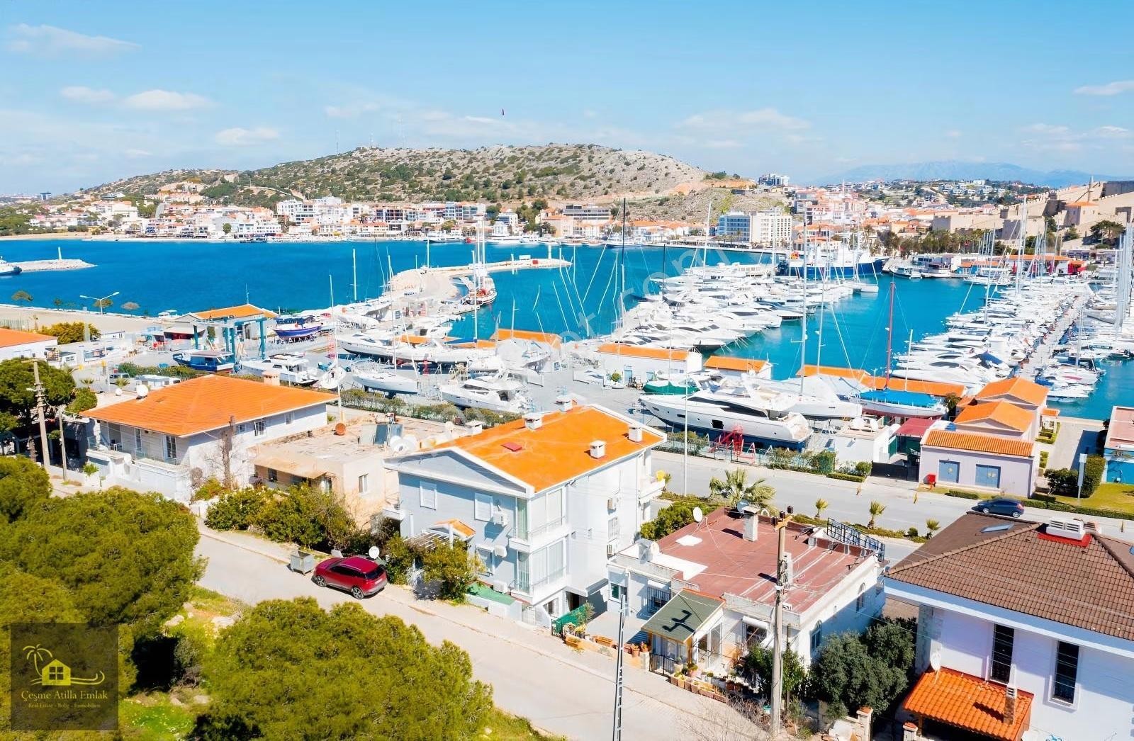 Çeşme Limanın'da Satılık 3 Katlı Komple Bina Ve Arsası - Görsel 3