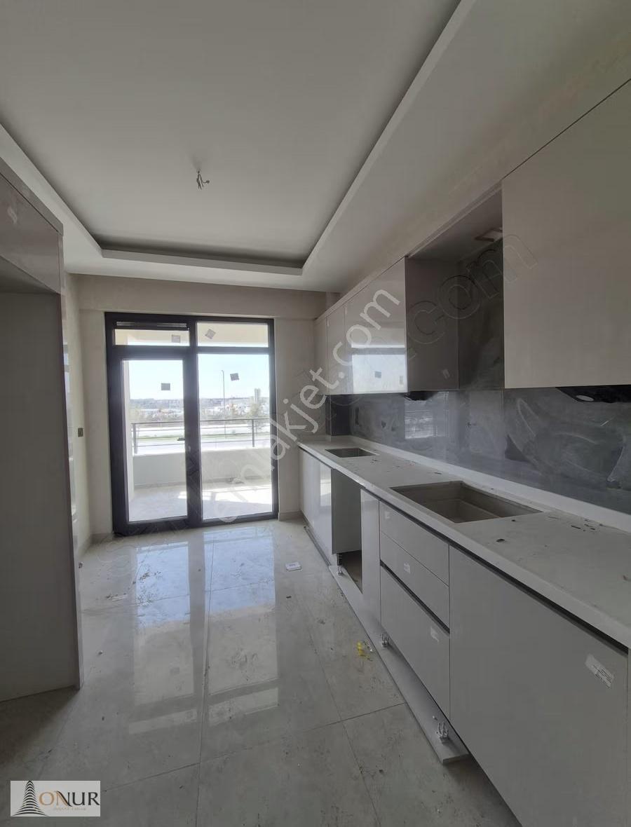 Onur Emlak Yeni Taramvay Hattına Cephe 2+1 Ara Kat K.otoparklı - Görsel 8