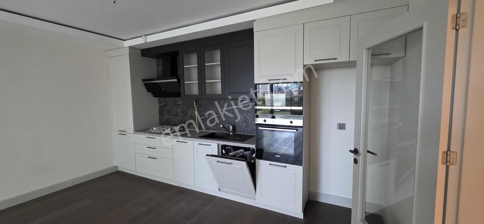 Beylikdüzü Deniz İstanbul Marina Evleri 2,5+1 Bahçe Kullanımlı - Görsel 11