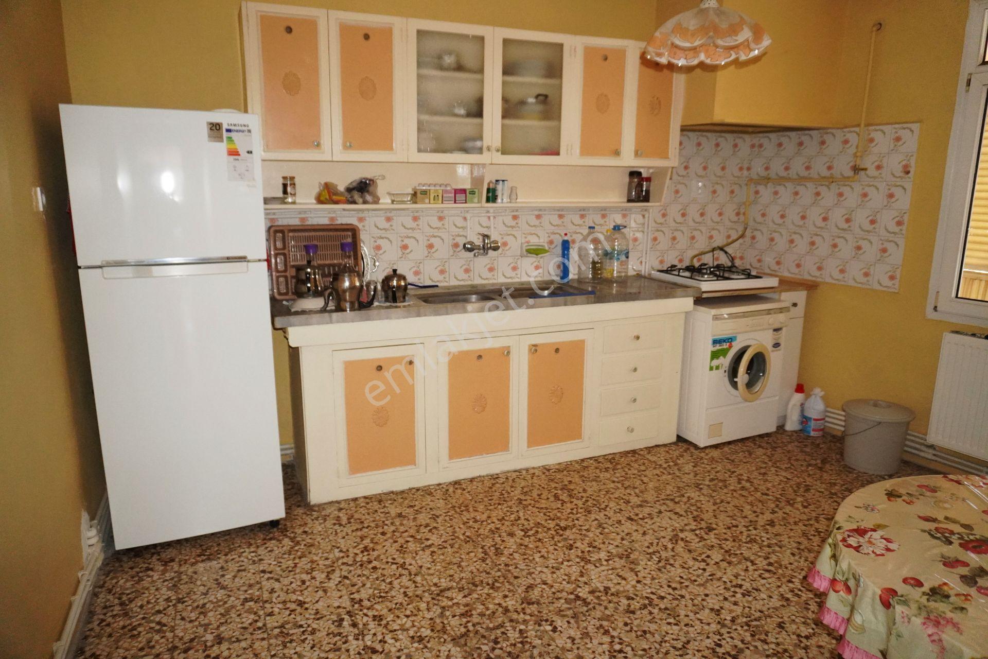 Ataşehirde Kiralık Eşyalı 2+1 Doğalgazlı+balkonlu Çiğli Serkan