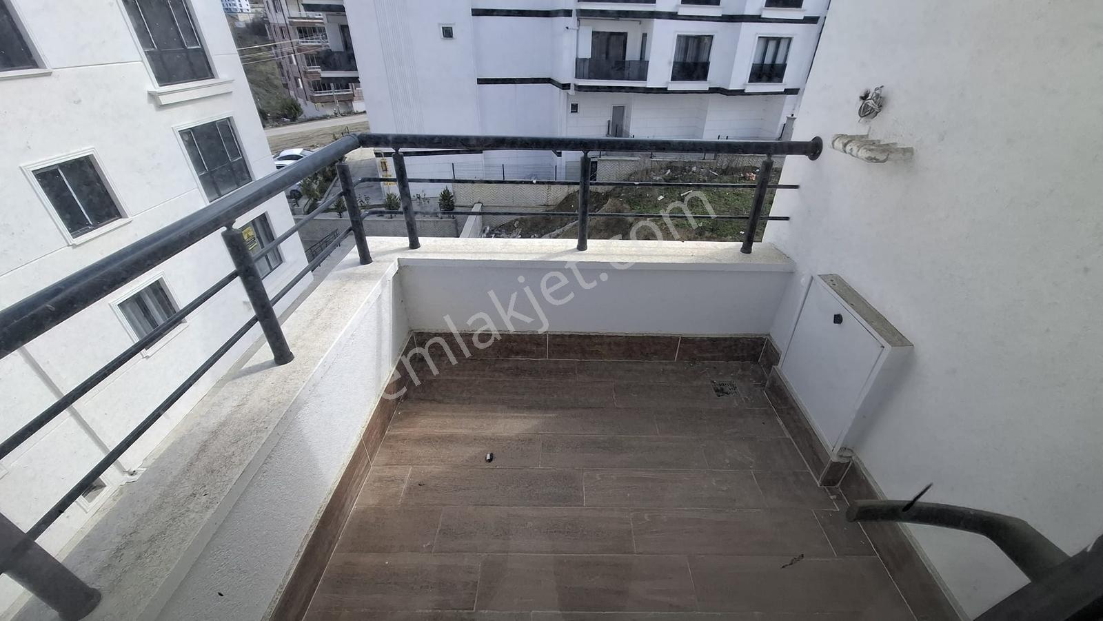 Uğur Kırseven Re/max Parladan Atakum Körfezde 1+1 Satılık Daire - Görsel 5