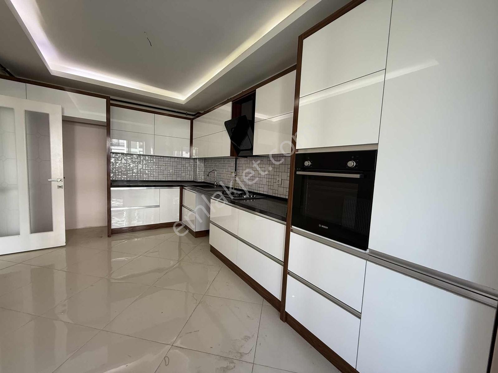 Uygan'dan Cumhuriyet Mah. 2+1 120m² Çamlı Vadi Sitesinde Lüxsite - Görsel 6