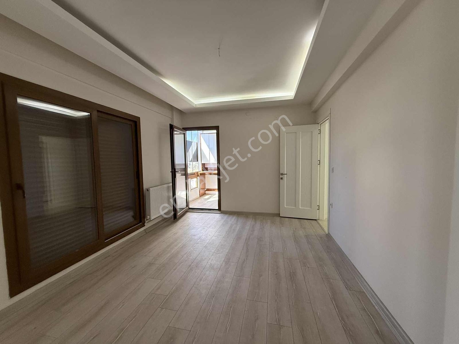 Uygan'dan Cumhuriyet Mah. 2+1 120m² Çamlı Vadi Sitesinde Lüxsite - Görsel 24