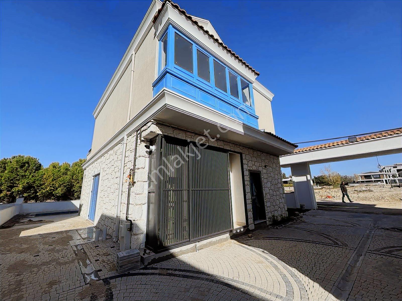 Avmye Denize Yürüme Mesafesinde Sıfır Villa - Görsel 8